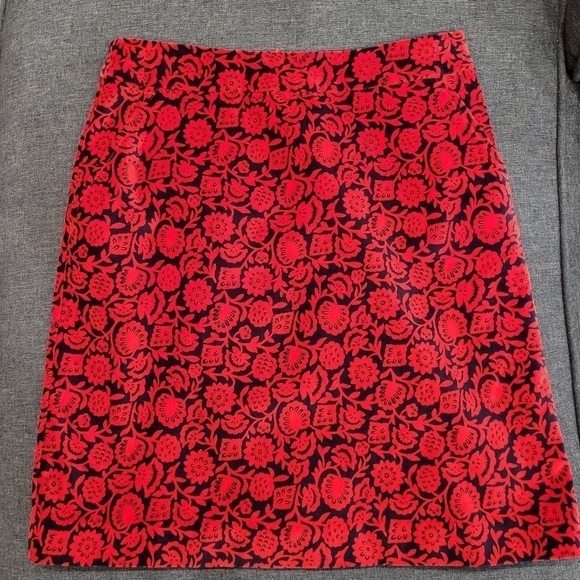 Boden Skirt Size 2 Velvet in excelent condition - Picture 3 of 7
